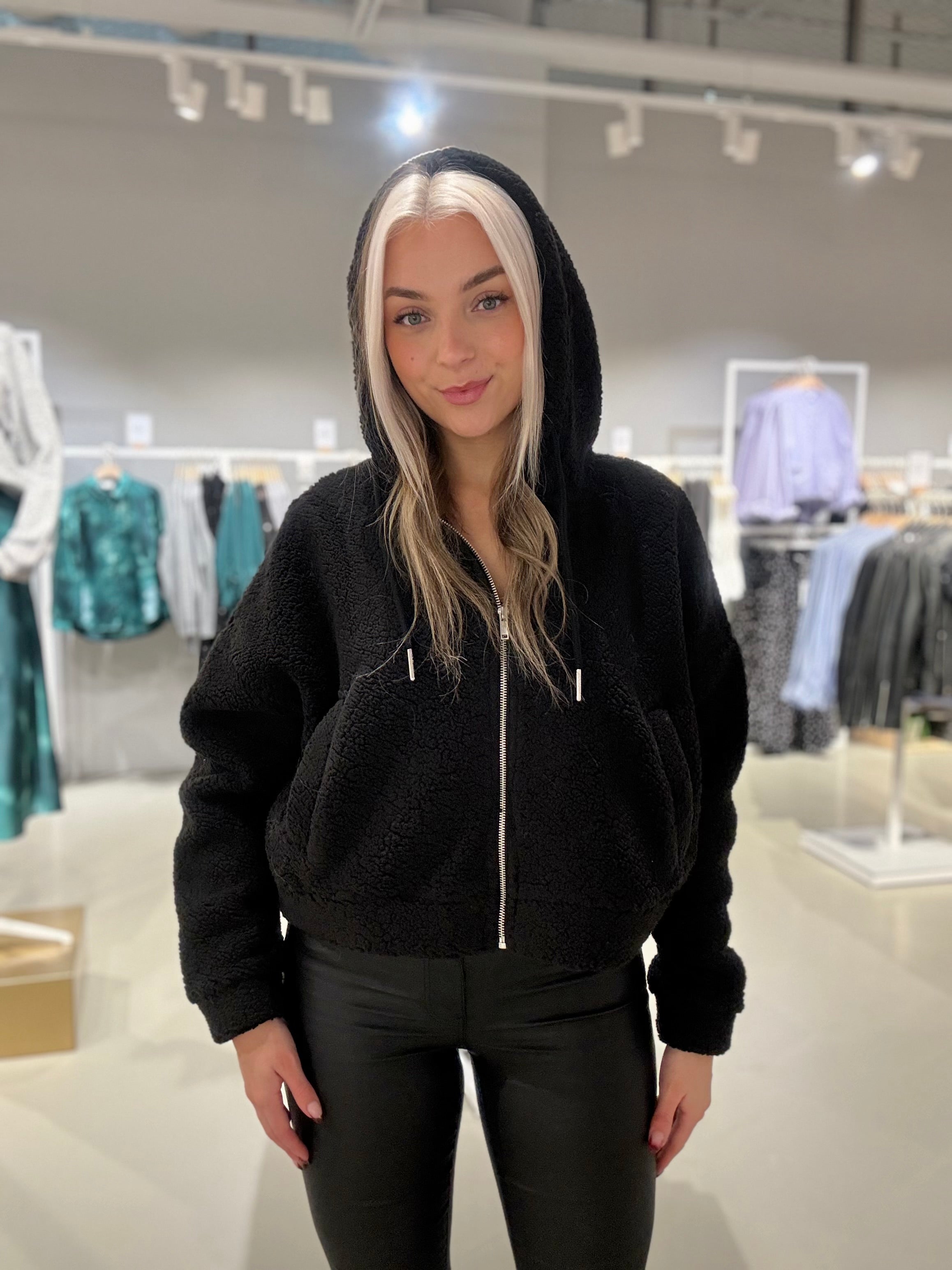 NMCUDDLE Jacket - Black